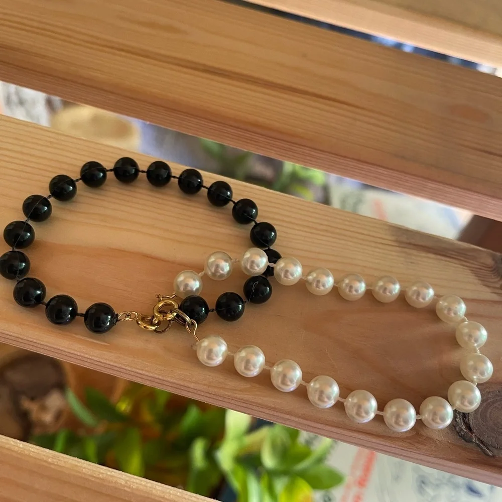Set of 2 black and white faux pearl beaded y2k 90s retro bracelets